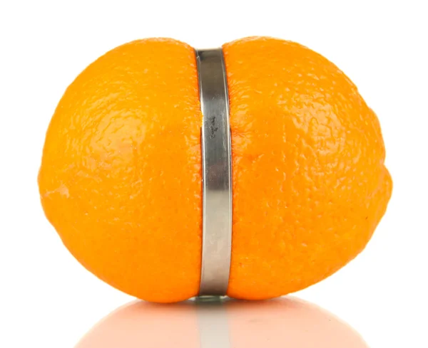 Citron v kovovou svorku, izolované na bílém — Stock fotografie