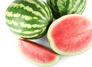 Olgun karpuz üzerinde beyaz izole