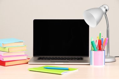 işyeri bilgisayar ile ev, yakın çekim