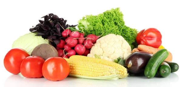 Diferentes verduras aisladas en blanco — Foto de Stock