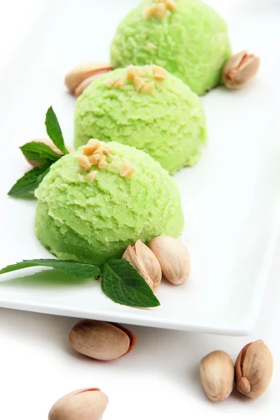 Delizioso gelato sul piatto primo piano — Foto Stock