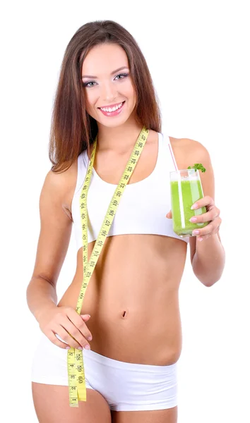 Menina bonita com suco fresco e fita métrica isolada em branco — Fotografia de Stock