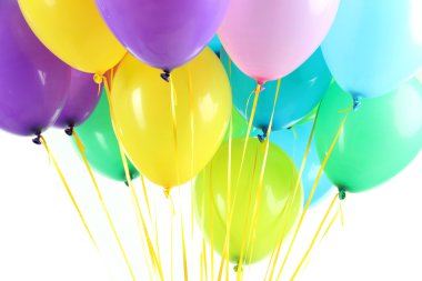 Beyaz üzerinde izole edilmiş renkli balonlar