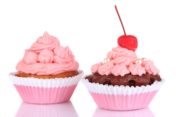 Délicieux beaux cupcakes isolés sur blanc — Photo