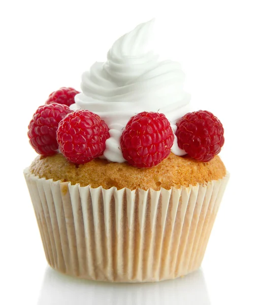 맛 있는 컵 케 익와 딸기, 흰색 절연 — 스톡 사진