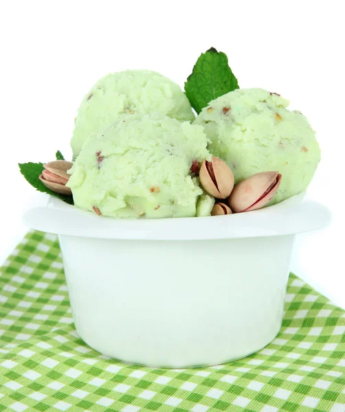 Chutné zmrzlinové kopečky v misce, izolované na bílém — Stock fotografie