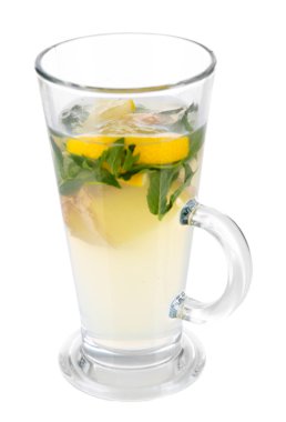 çay beyaz izole zencefil ile