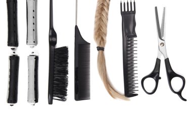 profesyonel kuaför araçları üzerinde beyaz izole