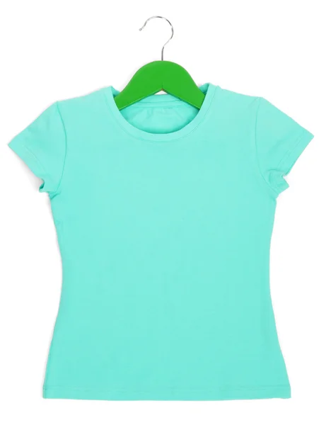 Licht blauw t-shirt op hanger geïsoleerd op wit — Stockfoto