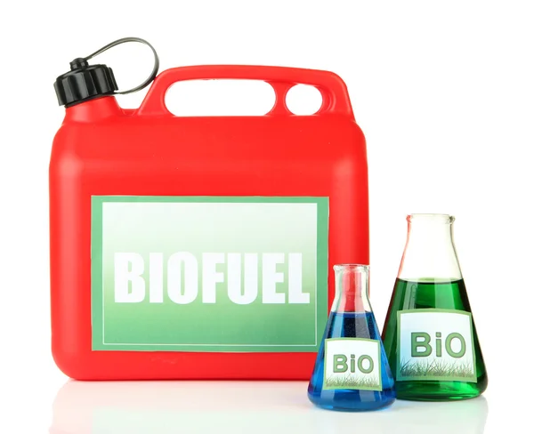 Teneke ve şişe üzerinde beyaz izole biyo yakıtlar — Stok fotoğraf