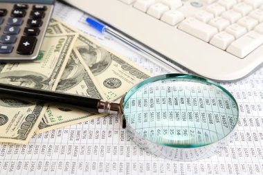 Finansal bilgiler ve para yakın çekim