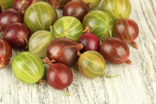 Fresh gooseberries on table close-up — Stock Photo, Image