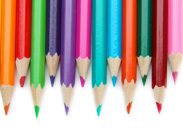 Crayons de couleur isolés sur blanc — Photo