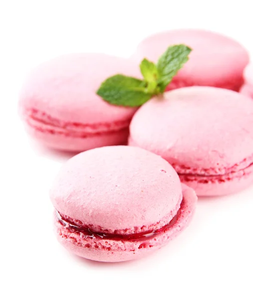 Beyaz izole yumuşak macaroons — Stok fotoğraf