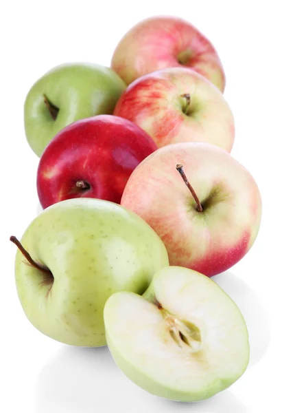 Tatlı elma üzerine beyaz izole — Stok fotoğraf