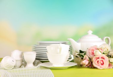 çok güzel yemekler doğal zemin üzerine ahşap tablo