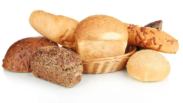 Verschiedene Brotsorten isoliert auf weiß — Stockfoto