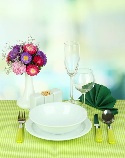 Mooie tabel setting voor ontbijt — Stockfoto