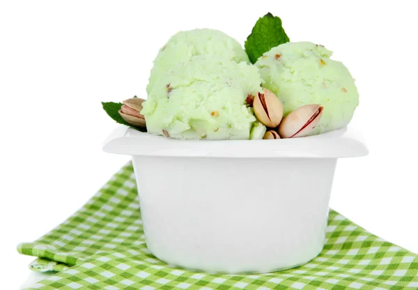在碗里，在白色孤立的美味冰激淋勺 — 图库照片