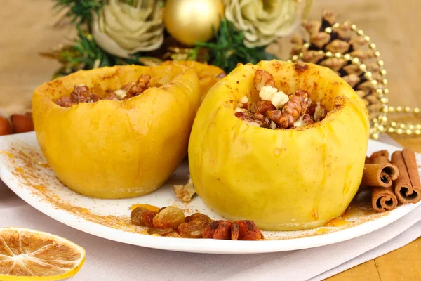 Baked apples on plate close up — Stock Photo, Image