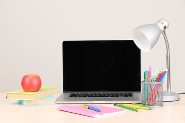 işyeri bilgisayar ile ev, yakın çekim