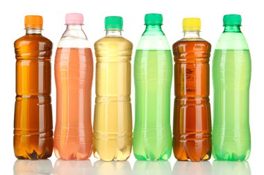 niños jugando en el castillo de edificio arena de playa