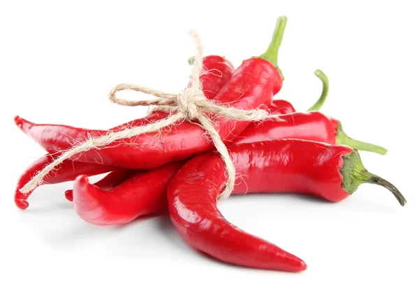 Pimentos vermelhos de pimentão quente isolados em branco — Fotografia de Stock