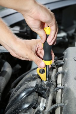 tornavida ile el. Auto makinist araba tamir