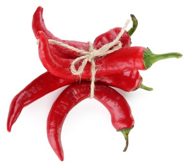 Kırmızı kırmızı biber beyaz üzerine izole edilmiş.