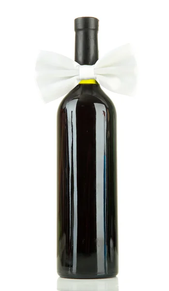 白で隔離されるワインの瓶に白色の蝶ネクタイ — ストック写真