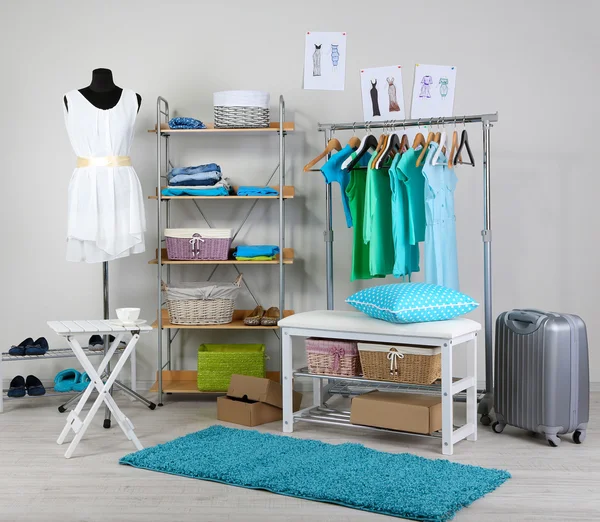 Vrouwen garderobe in blauwe tinten — Stockfoto