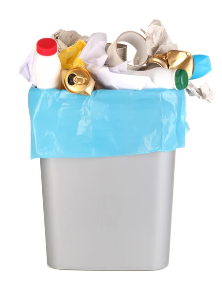 Papelera llena de basura aislada en blanco — Foto de Stock