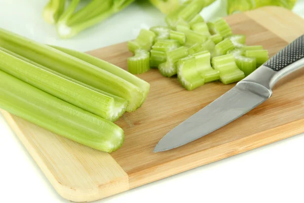Färsk grön selleri på cutting board närbild — Stockfoto