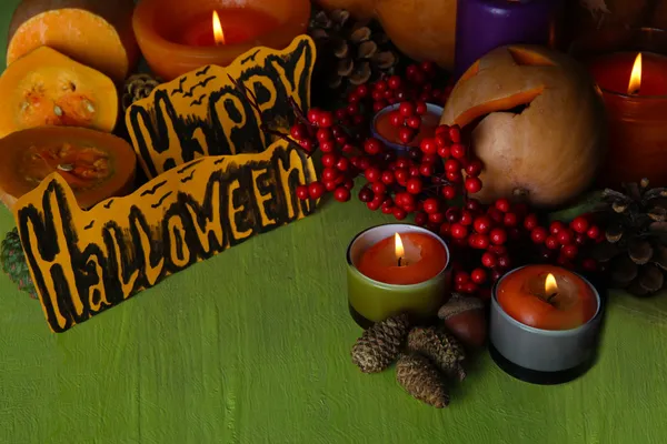 Composição para Halloween com na mesa de madeira close-up — Fotografia de Stock