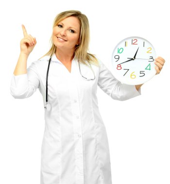 genç güzel doktor stetoskop ve saat, üzerinde beyaz izole