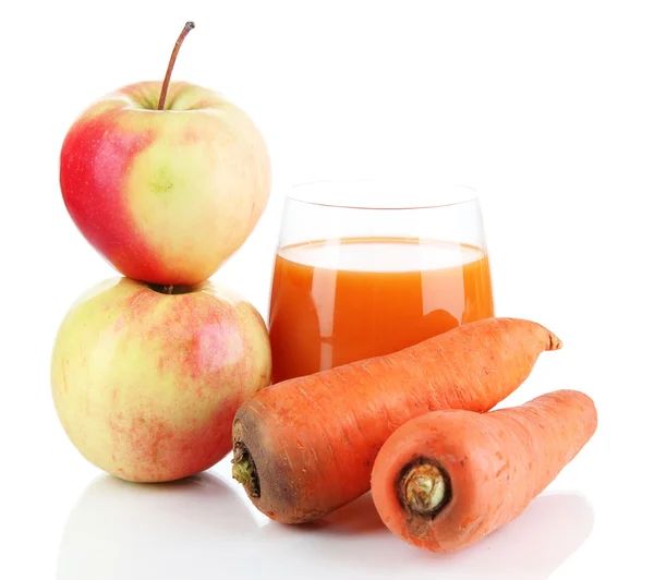 Söta äpplen, saft och morot isolerad på vit — Stockfoto