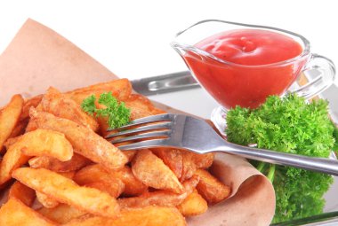 aydınger kağıdı üzerine beyaz izole tepsi üzerinde ev patates