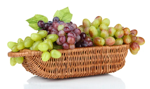 Fresh grape in wicker basket, isolated on white — Stock Photo, Image