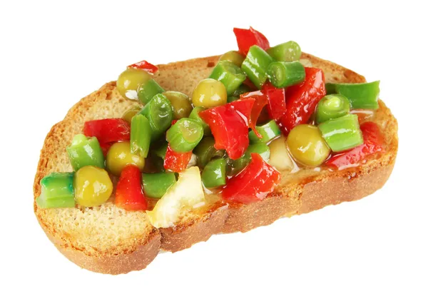 Sandwich con verduras y verduras aisladas en blanco — Foto de Stock