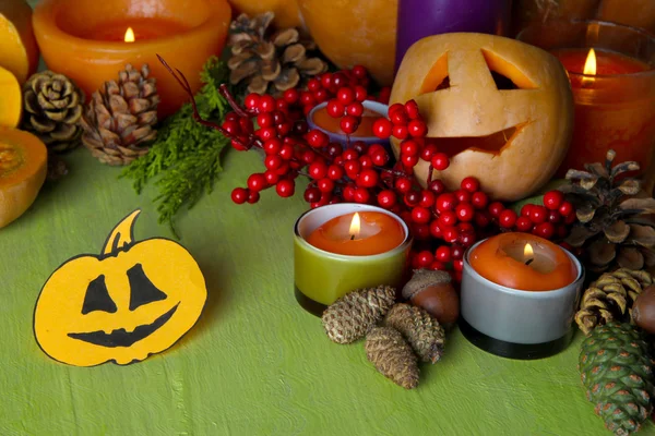 Composição para Halloween com na mesa de madeira close-up — Fotografia de Stock