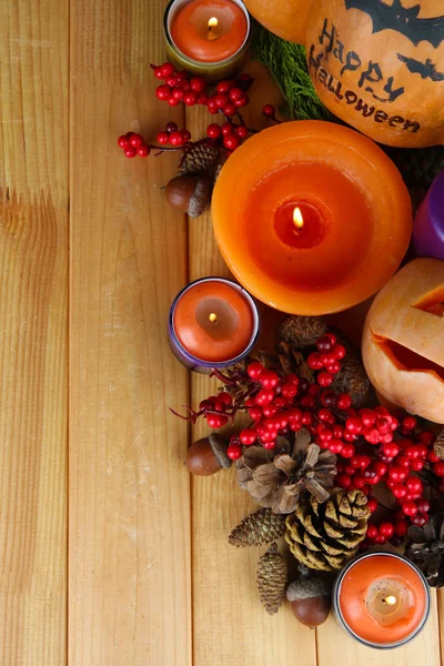 Composição para Halloween com na mesa de madeira close-up — Fotografia de Stock