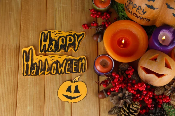 Composizione per Halloween con su tavolo di legno primo piano — Foto Stock