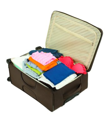 bavul üzerinde beyaz izole giysileri ile