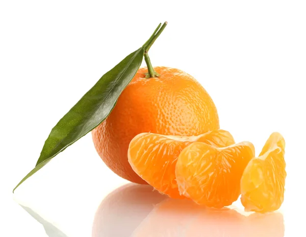 Ripe sweet tangerine with leaf, isolated on white — Stock Photo, Image