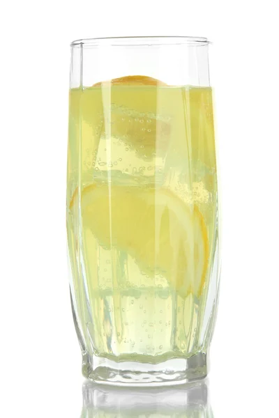 Heerlijke limonade geïsoleerd op wit — Stockfoto