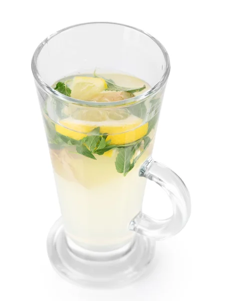 Taza de té con jengibre aislado en blanco —  Fotos de Stock