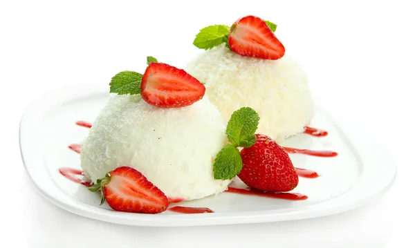 Deliciosos bolos de coco isolados em branco — Fotografia de Stock