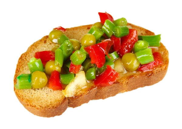 Sandwich con verduras y verduras aisladas en blanco — Foto de Stock