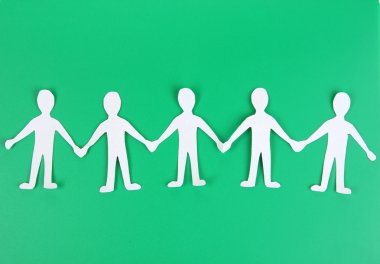 sosyal ağ kavramı üzerinde yeşil renkli kağıt insanlar