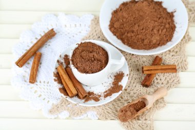 açık renkli peçeteye cup toz kakao